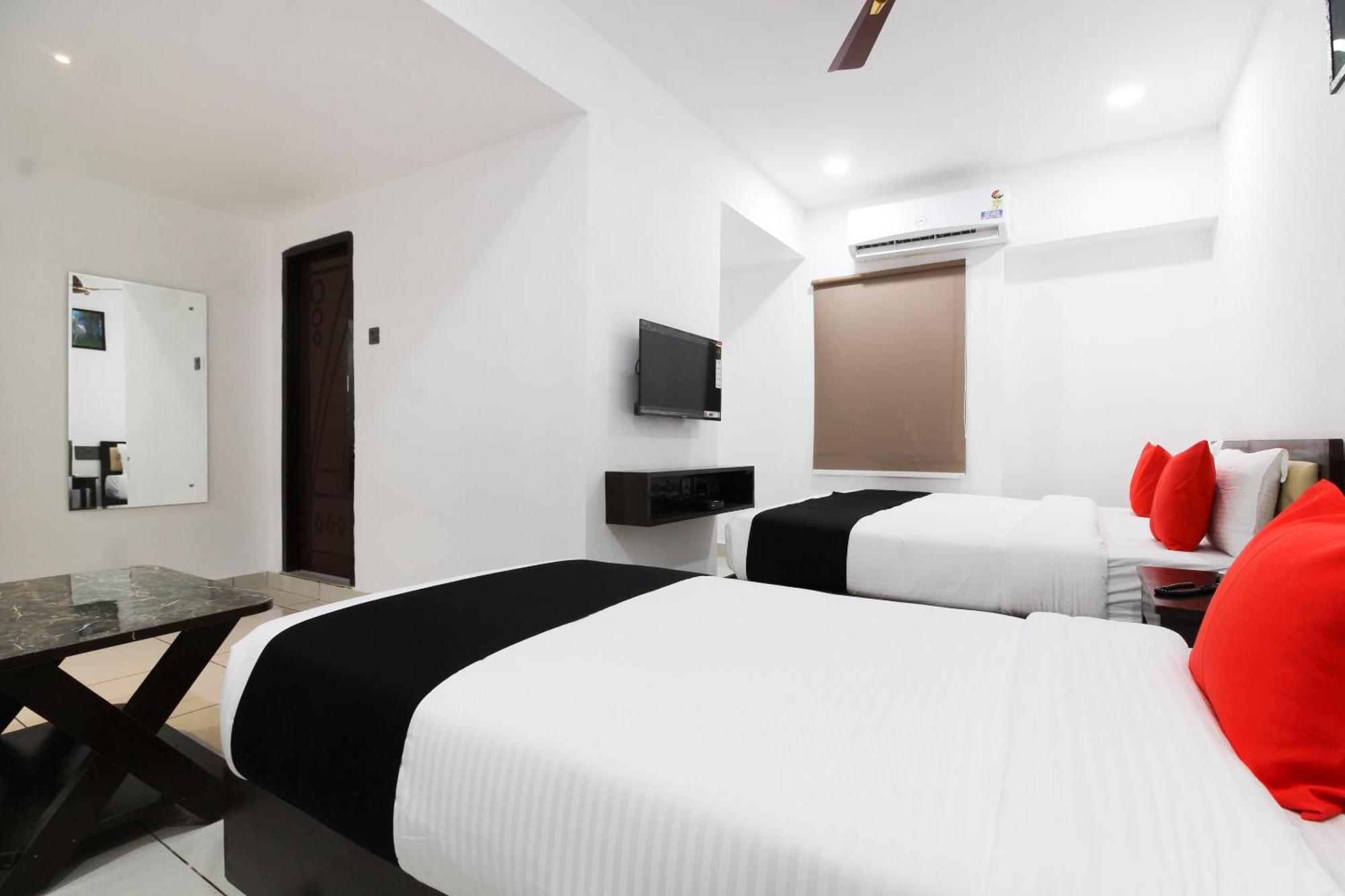 Super Mythri Hotel Near By Ecil, As Rao Nagar, Sainikpuri Maula Ali Экстерьер фото