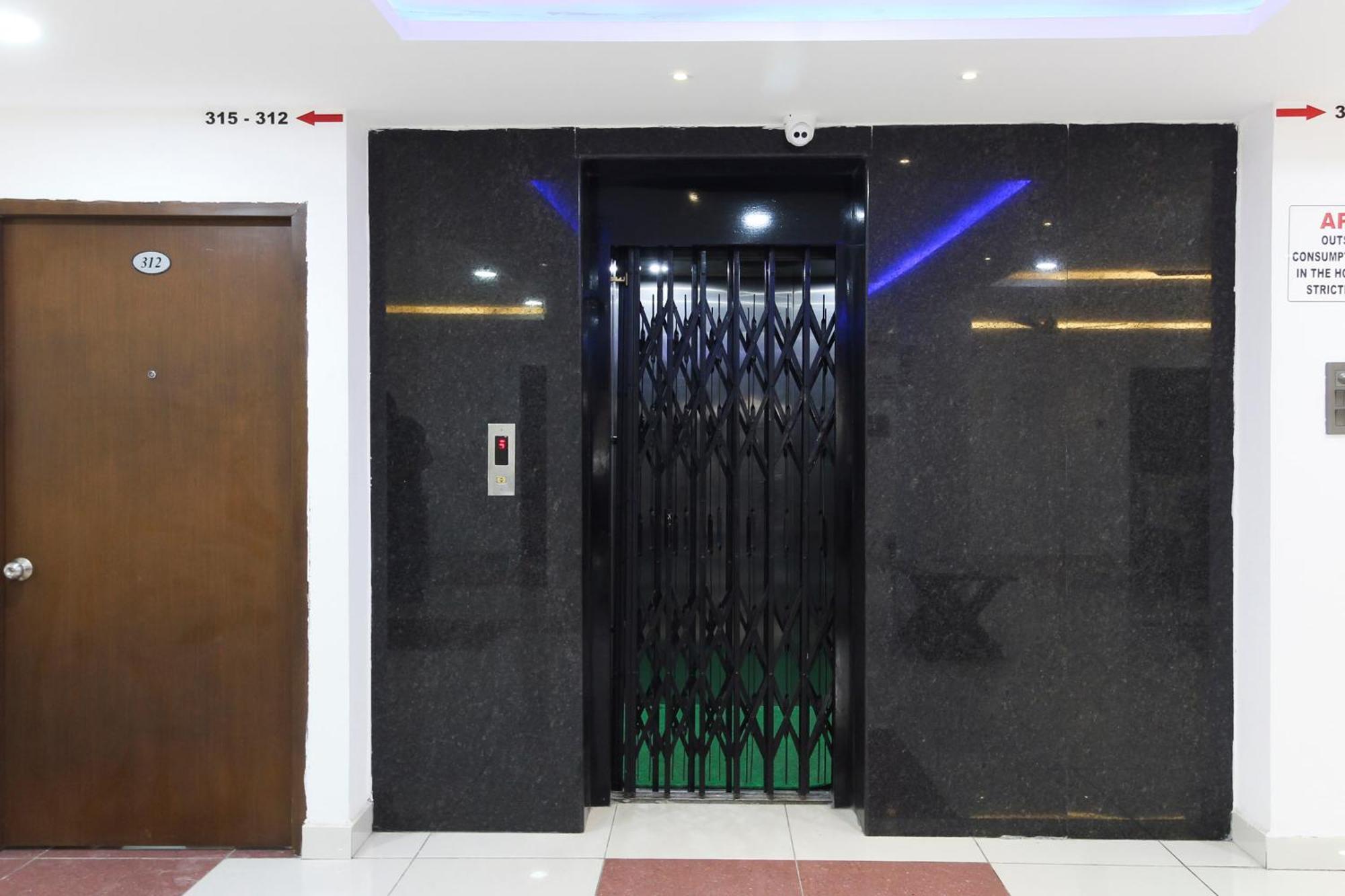 Super Mythri Hotel Near By Ecil, As Rao Nagar, Sainikpuri Maula Ali Экстерьер фото