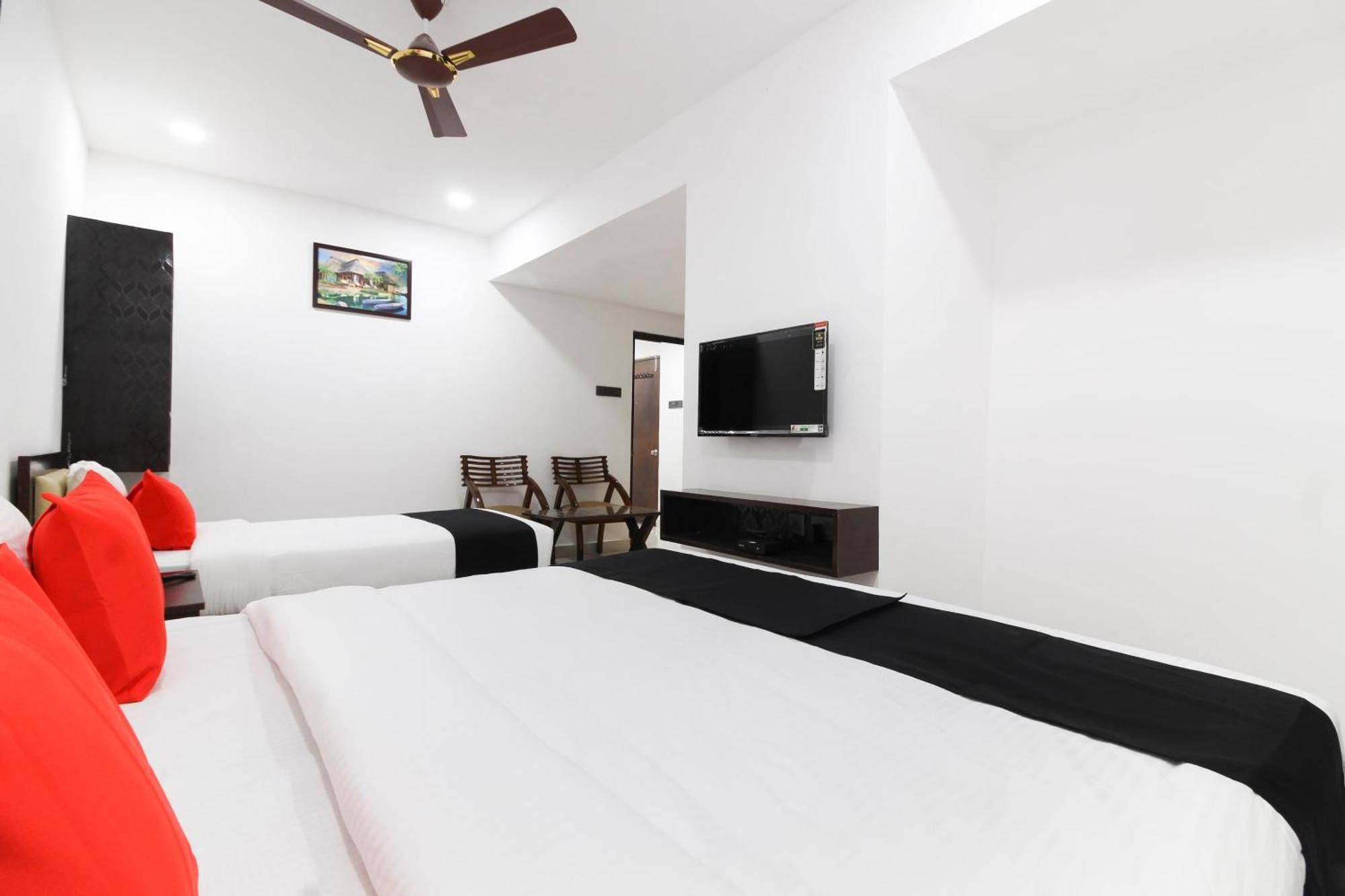 Super Mythri Hotel Near By Ecil, As Rao Nagar, Sainikpuri Maula Ali Экстерьер фото