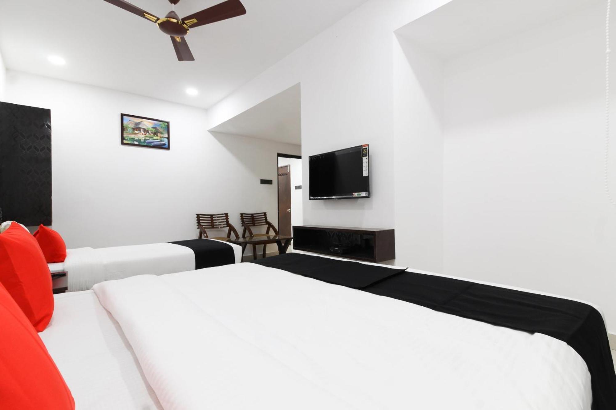 Super Mythri Hotel Near By Ecil, As Rao Nagar, Sainikpuri Maula Ali Экстерьер фото